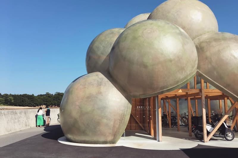 直島に建築家ユニット SANAA が設計した入道雲型ターミナルをチェック naoshima 瀬戸内 アート 香川県 ベネッセアート benesse art setouchi 雲 建築