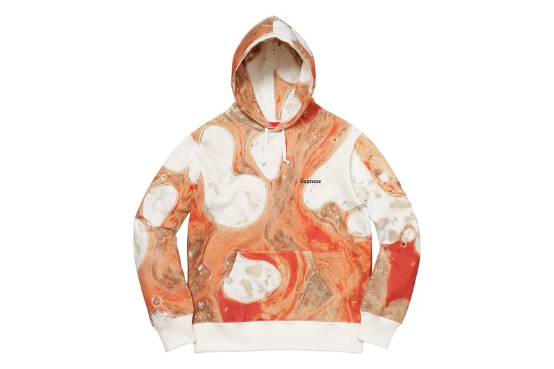 Supreme が最新コレクションでフィーチャーした異端の芸術家 アンドレス・セラーノによる作品 “Blood and Semen” が意味するものとは シュプリーム