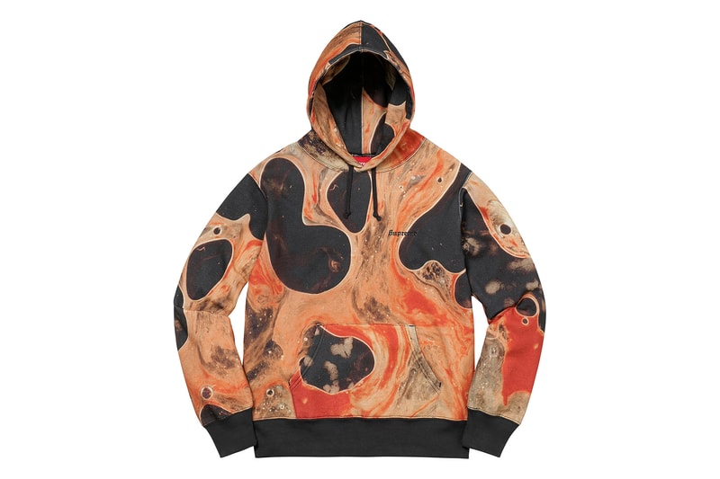 Supreme が最新コレクションでフィーチャーした異端の芸術家 アンドレス・セラーノによる作品 “Blood and Semen” が意味するものとは シュプリーム