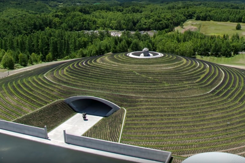 札幌の霊園にある安藤忠雄が設計を手がけた想像力で見る“頭大仏” buddha sapporo hokkiado tadao ando