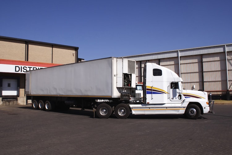 ロサンゼルスで1億円分のスニーカーが盗まれる