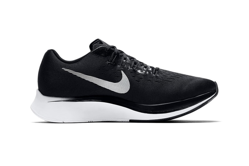 Nike Zoom Fly 　シンプル　クラシカル　モノトーン カラー スニーカー ランニングシューズ