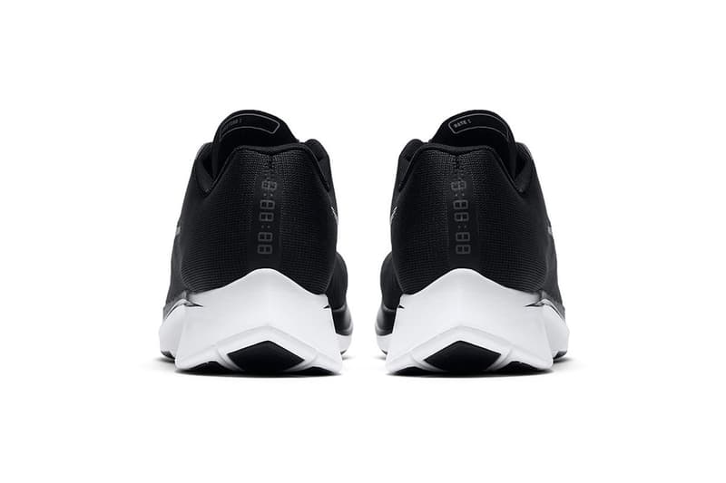 Nike Zoom Fly 　シンプル　クラシカル　モノトーン カラー スニーカー ランニングシューズ