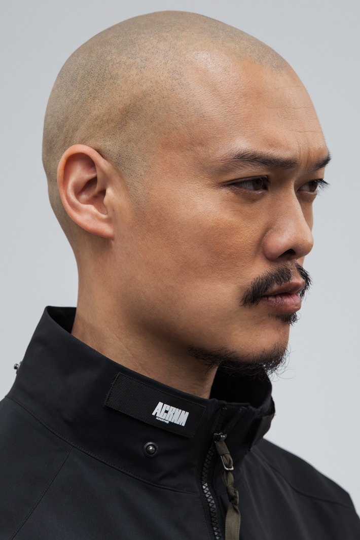 ACRONYM 2017年秋冬コレクション 都市生活ではオーバースペックな機能ウェアをブラックとオリーブのカラーパレットで展開