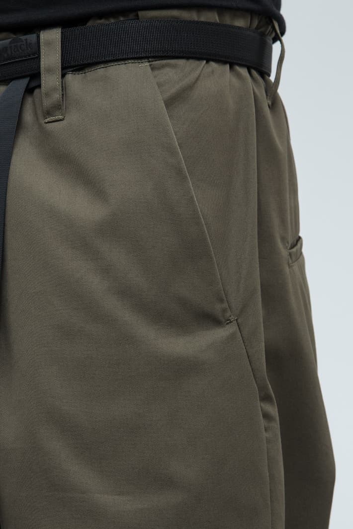 ACRONYM 2017年秋冬コレクション 都市生活ではオーバースペックな機能ウェアをブラックとオリーブのカラーパレットで展開