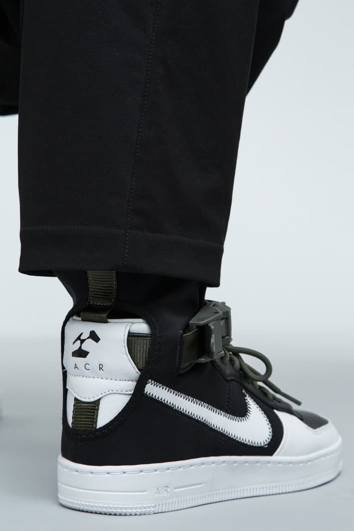 ACRONYM 2017年秋冬コレクション 都市生活ではオーバースペックな機能ウェアをブラックとオリーブのカラーパレットで展開