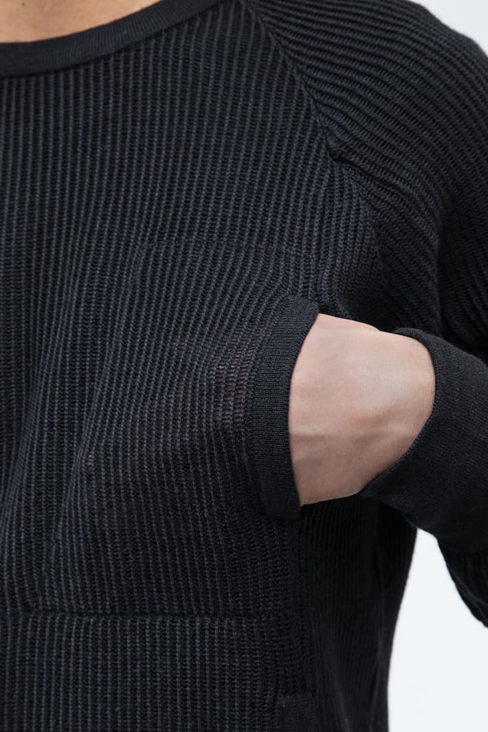 ACRONYM 2017年秋冬コレクション 都市生活ではオーバースペックな機能ウェアをブラックとオリーブのカラーパレットで展開