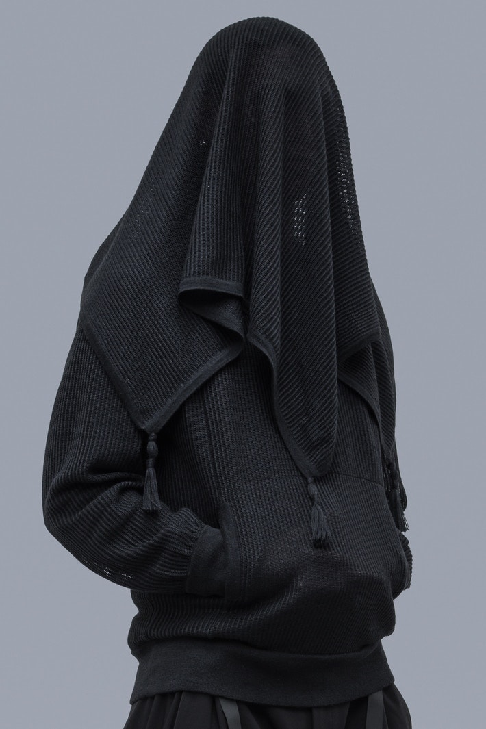 ACRONYM 2017年秋冬コレクション 都市生活ではオーバースペックな機能ウェアをブラックとオリーブのカラーパレットで展開