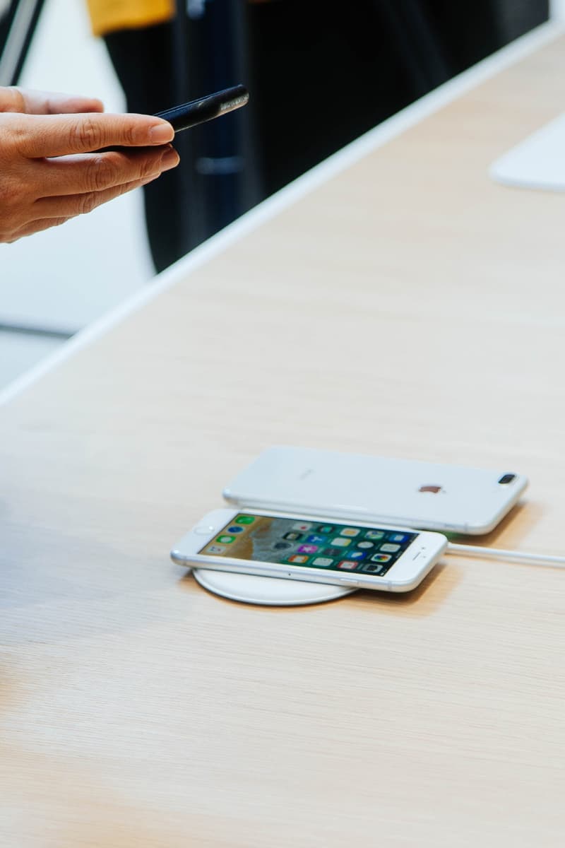 Apple の新社屋で開催された新作発表イベントのフォトレポートをお届け 新作のディテールや機能はもちろん、会場ではヴァージル・アブローにも遭遇