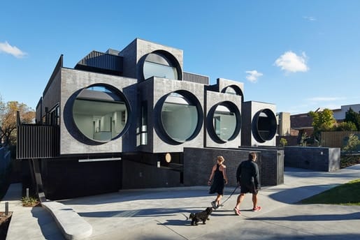豪メルボルンに建つ独創的な外観デザインのアパート Cirqua Apartments をチェック