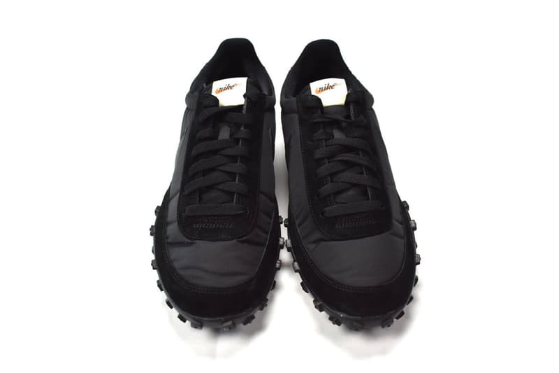 BLACK COMME des GARÇONS x Nike から漆黒の Waffle Racer がリリース 〈Nike〉のランニングカテゴリーが誇る伝統の一足がオールブラックになって登場