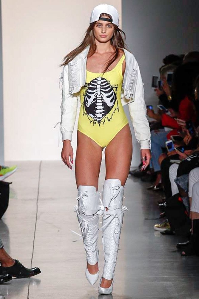 ポップ＆カラフルな Jeremy Scott 2018年春夏コレクションが NYFW に登場 ジェレミースコット