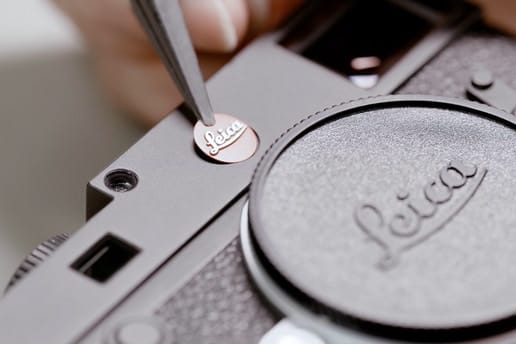 お値段約90万円の高級デジタルカメラ Leica M10 の生産風景をチェック