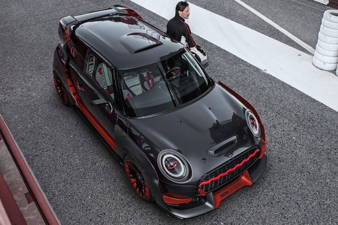 MINIがレース仕様のモンスターマシン MINI John Cooper Works GPを発表 