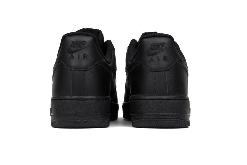 Nike のクラシックモデル Air Force Low よりオールブラックの “Triple Black” が登場 ナイキ エア フォース ロウ オールブラック