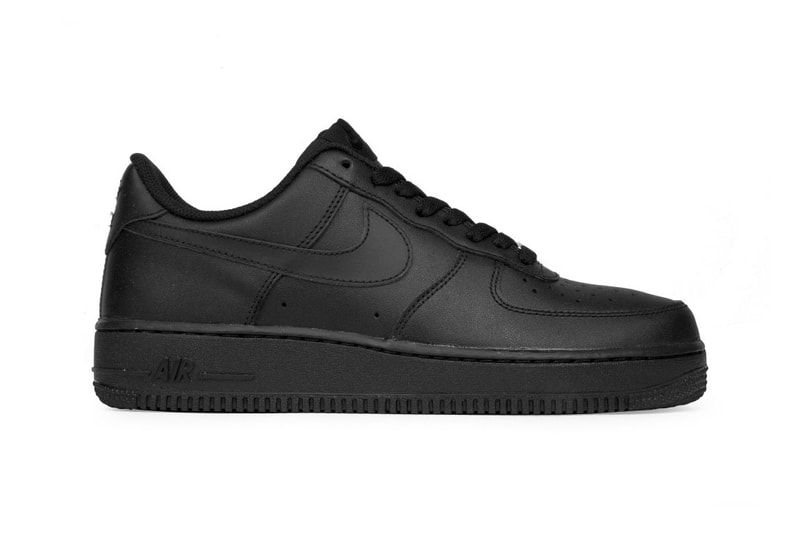 Nike のクラシックモデル Air Force Low よりオールブラックの “Triple Black” が登場 ナイキ エア フォース ロウ オールブラック