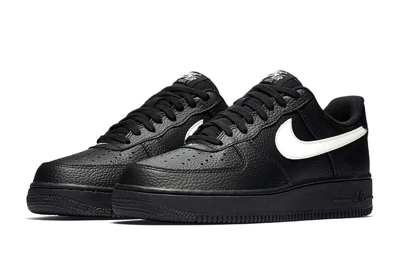 Nike が Air Force 1 Low “Black Leather” パックを発表 上質なタンブルレザーを採用し、アッパー&ソールをブラックで統一した重厚感のあるAF1