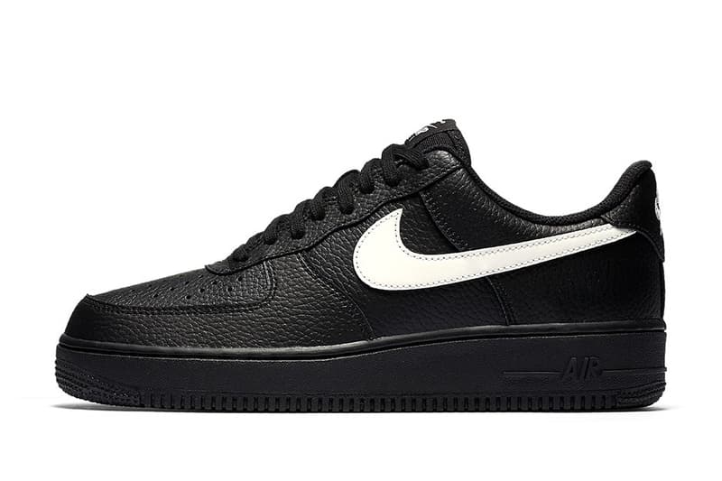 Nike が Air Force 1 Low “Black Leather” パックを発表 上質なタンブルレザーを採用し、アッパー&ソールをブラックで統一した重厚感のあるAF1