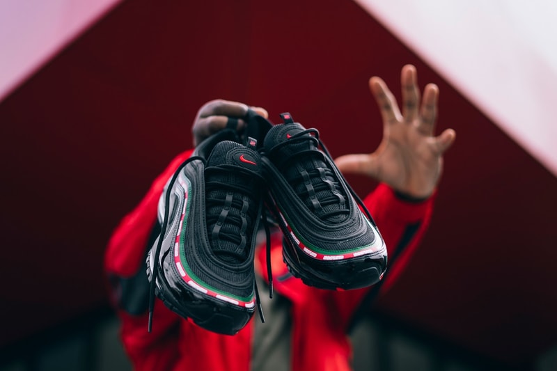 話題の UNDEFEATED x Nike コラボ Air Max 97 の着用ビジュアルが登場 アンディフィーテッド ナイキ