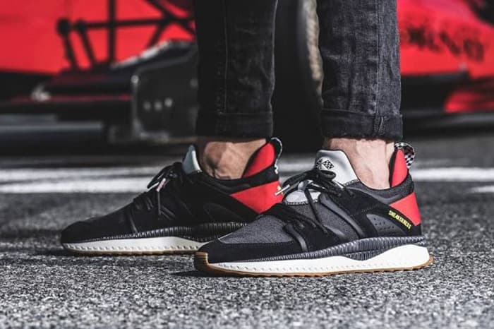 150足限定の Sneakerness x PUMA Tsugi Blaze “Race Club” 90年代のF1からインスパイアされたフェラーリカラーのリミテッドモデルが誕生