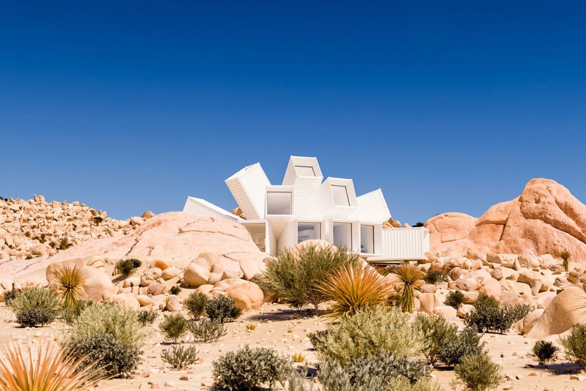 カリフォルニアの砂漠にデザインされたユニークな別荘