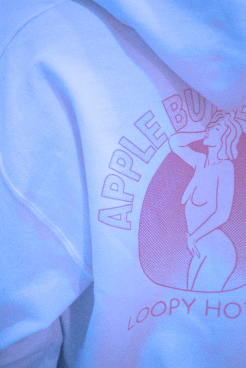 LOOPY HOTEL が APPLE BUTTER STORE のために制作した限定カプセルコレクション “LOOPY BUTTER”や“HOTEL APPLE”のグラフィックでエクスクルーシブ感を演出 福岡 今泉