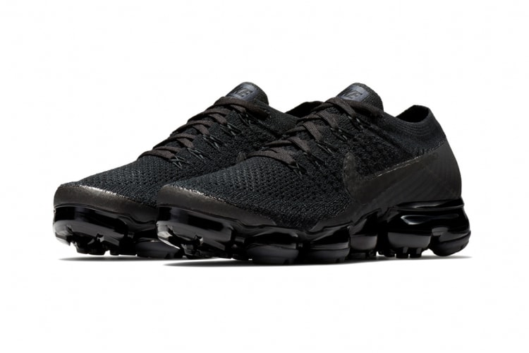 ソールユニットまで黒く輝く Nike Air VaporMax “Triple Black” が登場