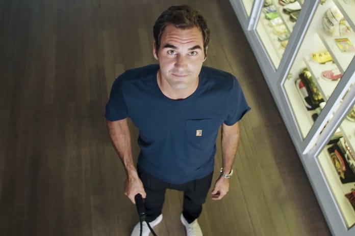 テニス界のレジェンド ロジャー・フェデラーが “Sneaker Shopping” に登場
