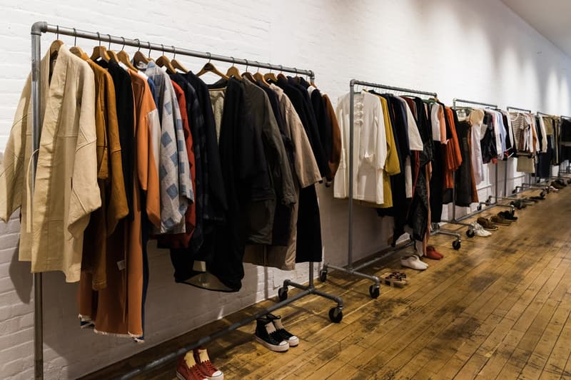 アメリカで開催された visvim 2018年春夏プレゼンテーションの様子をお届け 中村ヒロキが主催した一日限定の予約制展示会に『HYPEBEAST』が潜入