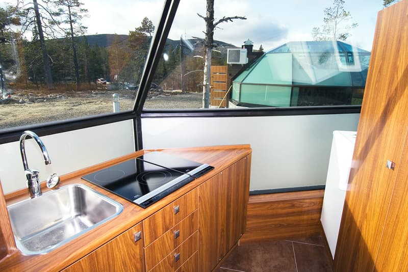 極北の地フィンランド・ラップランドで寝ながらオーロラを堪能できるイグルーに泊まろう finland lapland nothern lights オーロラ