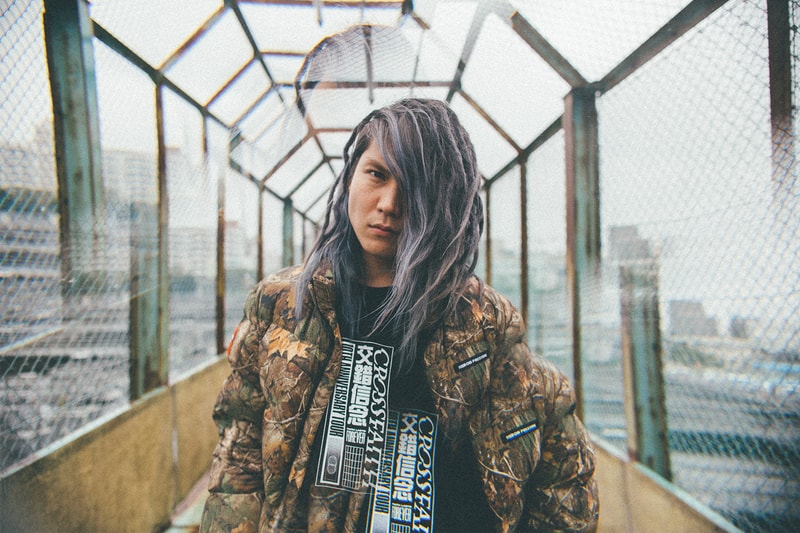 Crossfaith より2017年秋のマーチャンダイズルックブックが公開スタート スタイルを超えて愛されるCrossfaithの今を切り取ったアパレルウェアが登場 Tシャツ ロングスリーブ ネックレス ニットキャップ