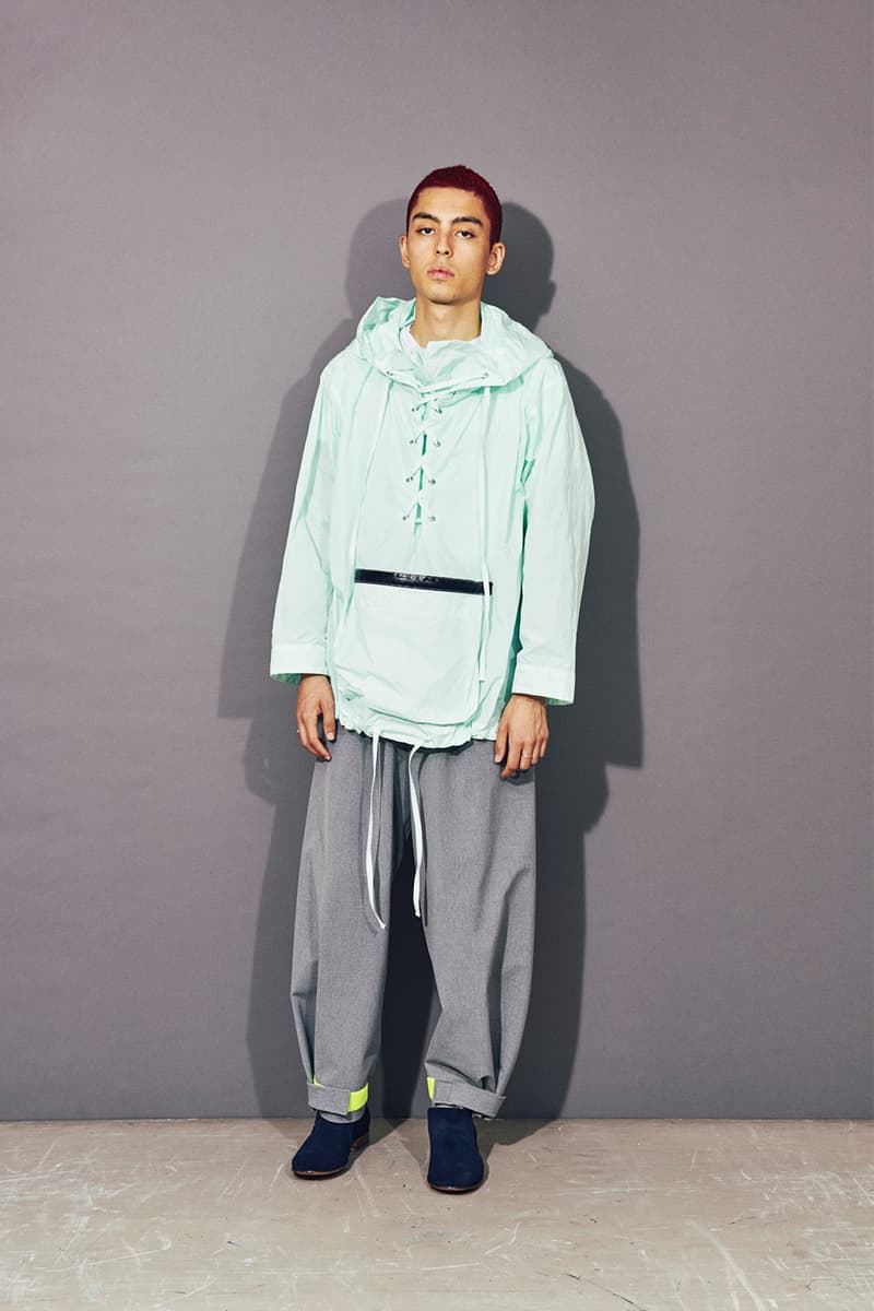 色彩豊かなウェアに身を包んだ DIGAWEL 2018年春夏コレクションのルックブックが到着 パイピングやメッセージプリントなど、ポップなディテールがクセになる最新コレクション デニム ナイロン リフレクター ジャージー ウール