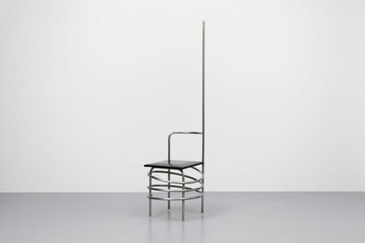 COMME des GARÇONS の川久保玲がデザインした家具をパリにて展示