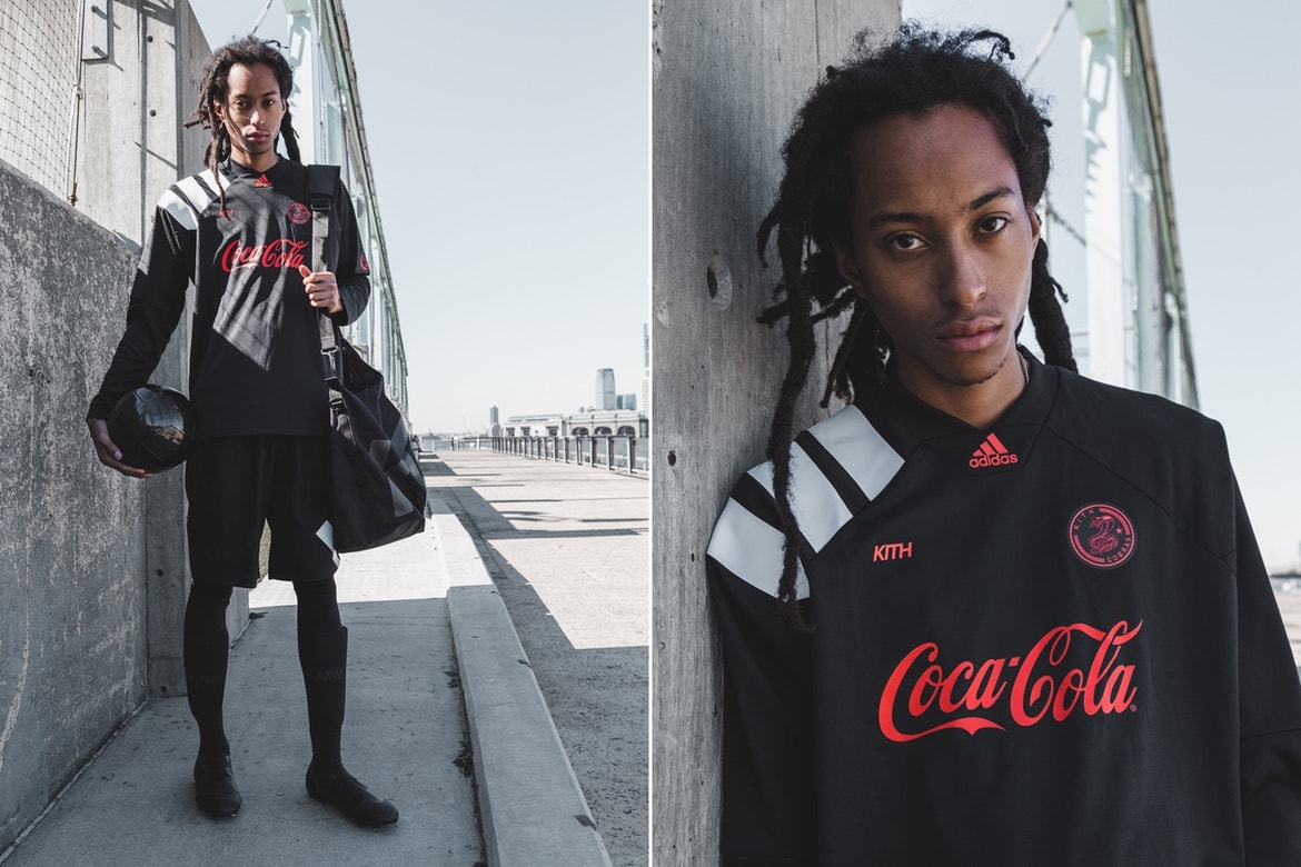 新たに Coca-Cola を迎えた KITH x adidas によるサッカーコレクション第2弾の最新ルックブック 『KITH』、〈adidas〉、「Coca-Cola」の魅力を投入したシックで都会的なコラボアイテムに注目 サッカーシャツ フーディ ハーフジップパーカ UltraBOOST サッカーボール ショルダーバッグ