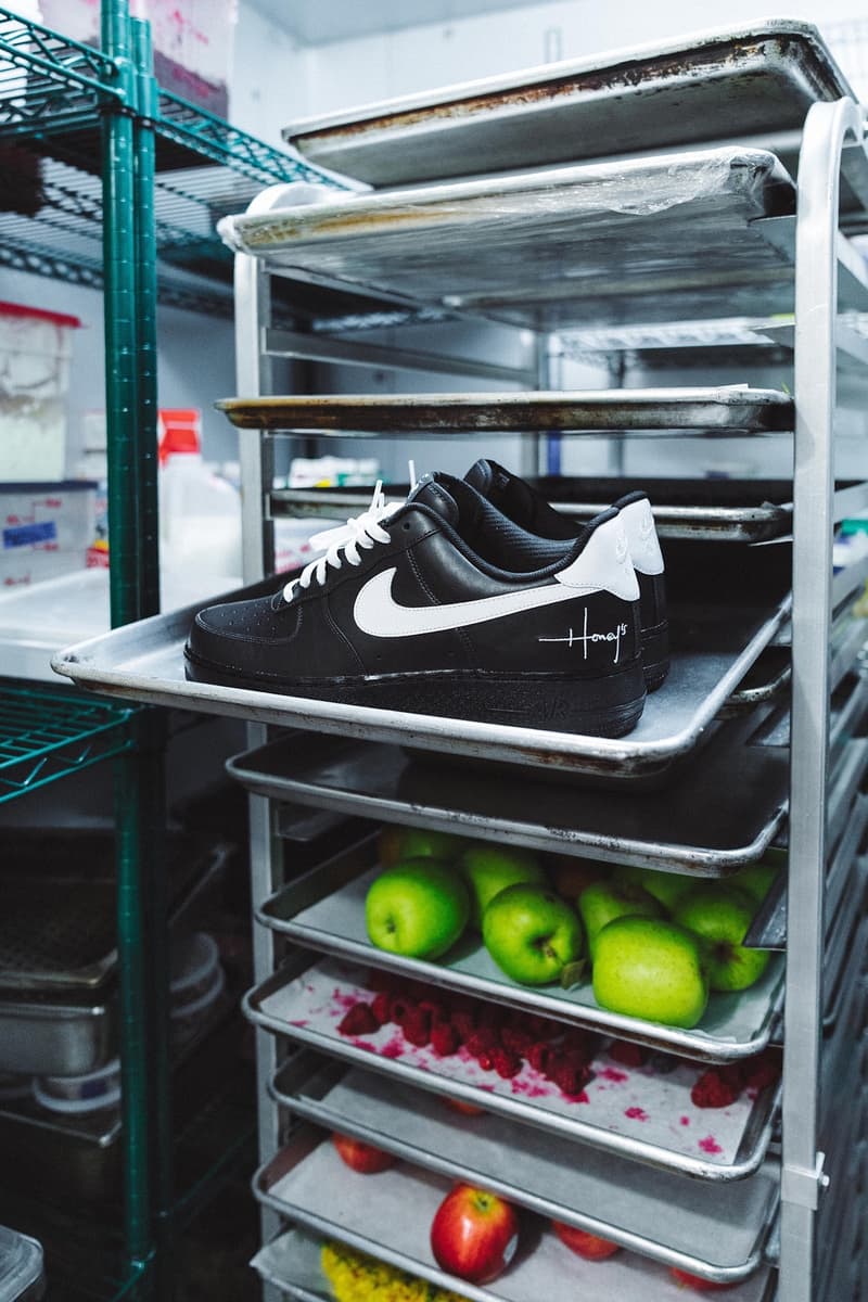 ナイキがシカゴのレストラン『Honey's』に制作したスペシャルAir Force 1 nike