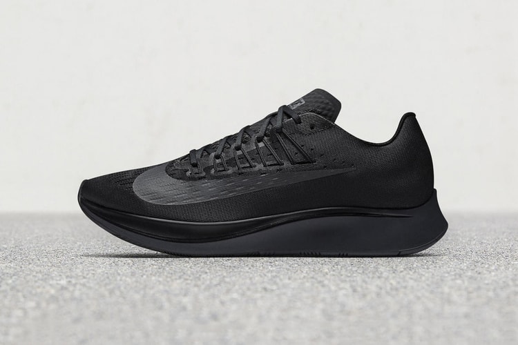 “Triple Black” 仕様の新作 Nike Zoom Fly が誕生