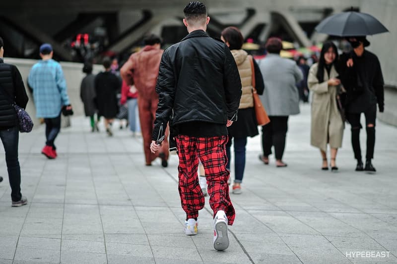 Streetsnaps:Seoul Fashion Week Spring/Summer 2018 ストリートスナップ 成長著しいお隣韓国のストリートではHYPEなスニーカーを多数キャッチすることに成功