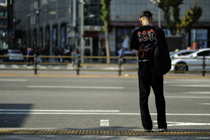 Streetsnaps：ソウルファッションウィーク2018年春夏PART.2  先日閉幕を遂げたソウルファッションウィークに来場したHYPEなストリートヘッズをパパラッチ シュプリーム バレンシアガ オフホワイト ヴェトモン ナイキ アディダス