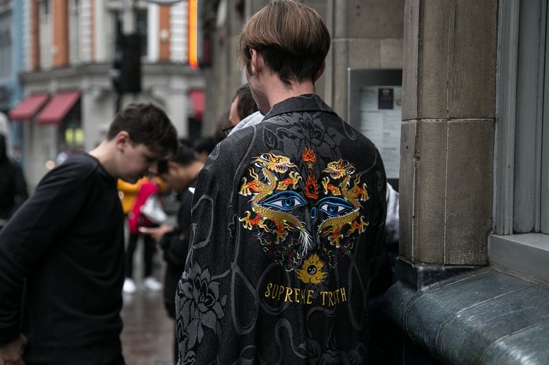 Supreme x Nike の今季第二弾が発売されたロンドンローンチをスナップ形式でレポート シュプリーム ナイキ エア フマラ トラックスーツ コラボ 今週はコラボものよりオリジナルとして登場する“あのアイテム”に人気が集中？