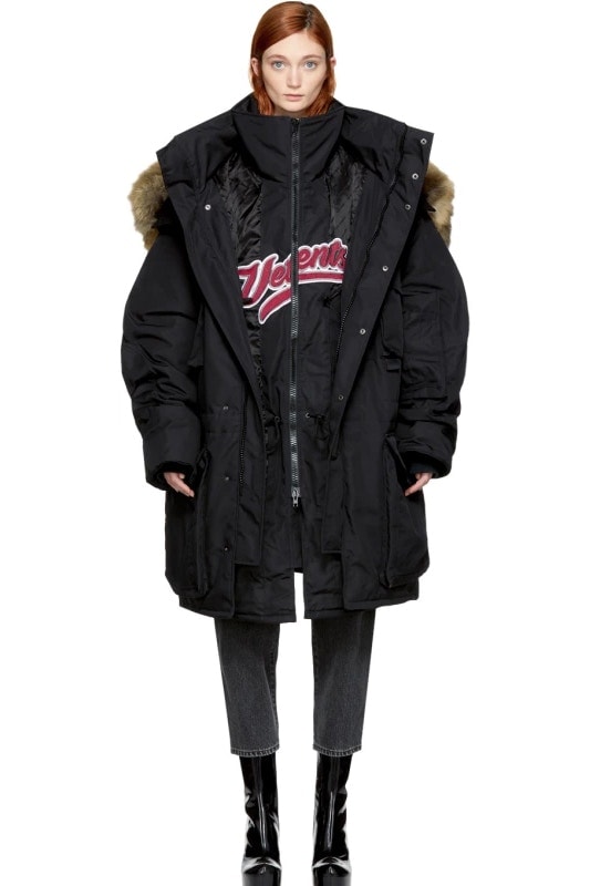 Vetements より2017年秋冬コレクションの3rdデリバリーがローンチ 注目度の高い〈Reebok〉や〈EASTPAK〉とのコラボピースもドロップ ダウンジャケット フーディ ナイロンジャケット ブーツ デニムパンツ バックパック ヴェトモン