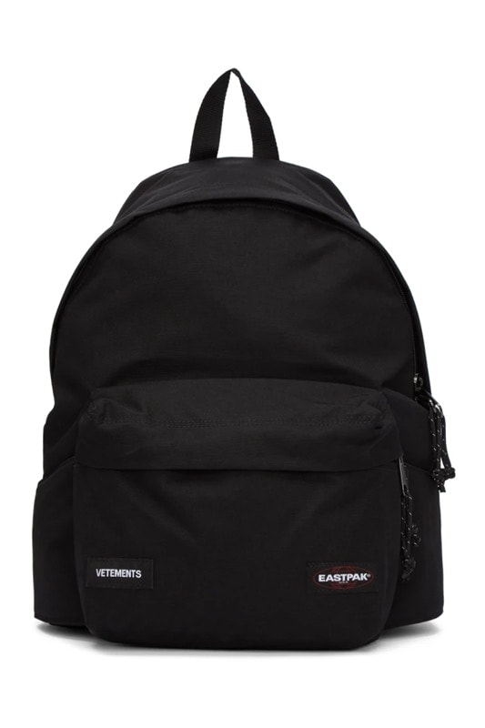 Vetements より2017年秋冬コレクションの3rdデリバリーがローンチ 注目度の高い〈Reebok〉や〈EASTPAK〉とのコラボピースもドロップ ダウンジャケット フーディ ナイロンジャケット ブーツ デニムパンツ バックパック ヴェトモン