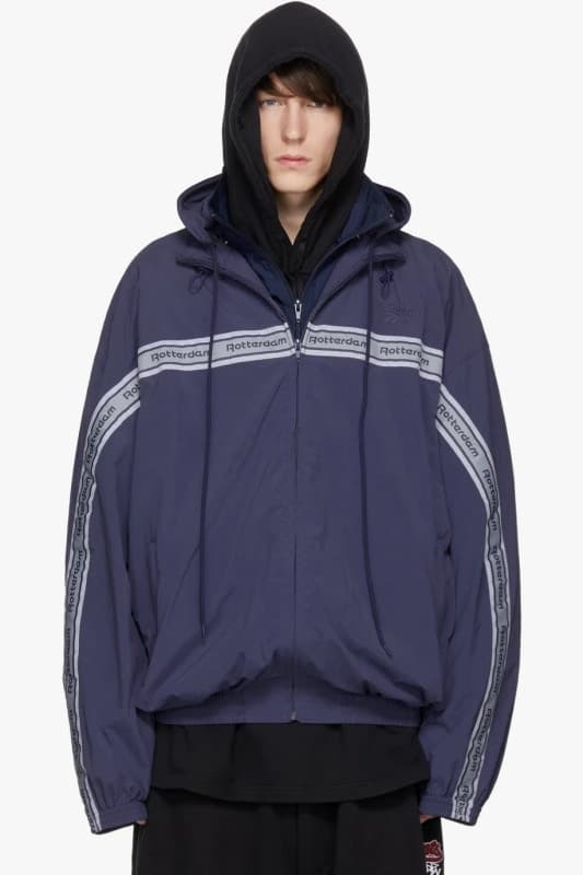 Vetements より2017年秋冬コレクションの3rdデリバリーがローンチ 注目度の高い〈Reebok〉や〈EASTPAK〉とのコラボピースもドロップ ダウンジャケット フーディ ナイロンジャケット ブーツ デニムパンツ バックパック ヴェトモン