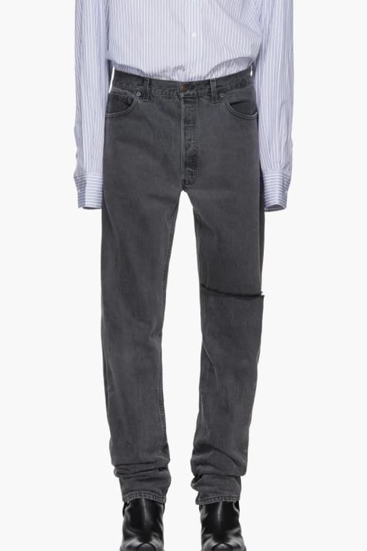 Vetements より2017年秋冬コレクションの3rdデリバリーがローンチ 注目度の高い〈Reebok〉や〈EASTPAK〉とのコラボピースもドロップ ダウンジャケット フーディ ナイロンジャケット ブーツ デニムパンツ バックパック ヴェトモン