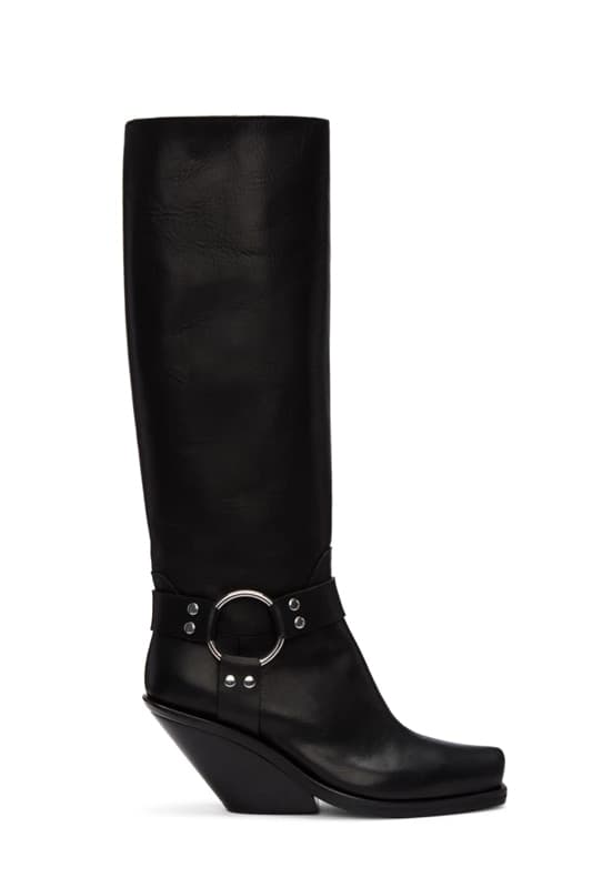 Vetements より2017年秋冬コレクションの3rdデリバリーがローンチ 注目度の高い〈Reebok〉や〈EASTPAK〉とのコラボピースもドロップ ダウンジャケット フーディ ナイロンジャケット ブーツ デニムパンツ バックパック ヴェトモン