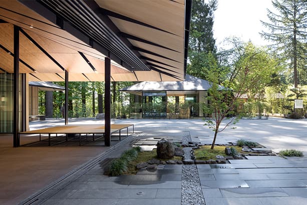 巨匠建築家・隈研吾が ポートランド日本庭園 の拡張プロジェクトを完遂 kengo kuma architecture japanese garden portland oregon 庭 建築家 建築 デザイン