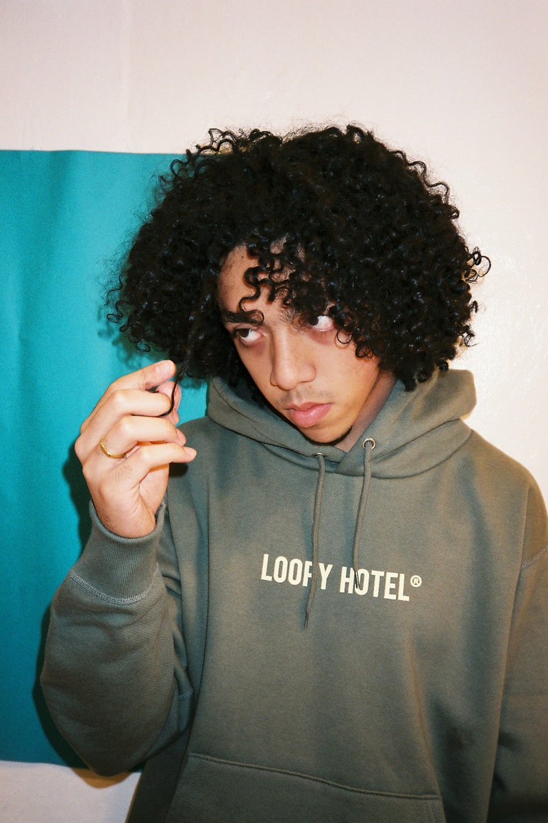 国内ストリートレーベルの注目の的 LOOPY HOTEL より2017年秋のルックブックが到着 『パンチドランク・ラブ』へのオマージュなどセクシーなグラフィックが購買意欲を駆り立てる Tシャツ ロングスリーブ フーディ パーカ