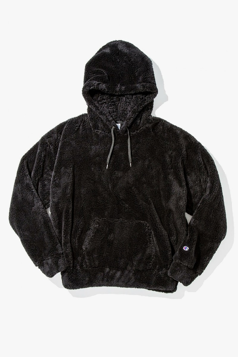 monkey time より Champion に別注をかけたフリースパーカが遂にローンチ 〈Champion〉の定番シェルパフリースを採用した病みつきになる着心地