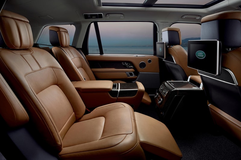 歴代モデル初となるPHVモデルの Range Rover が発表