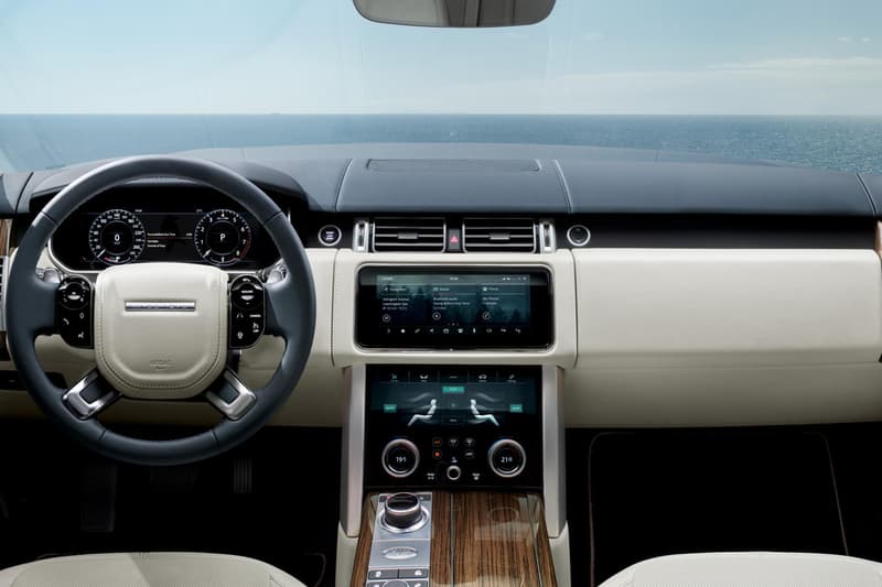 歴代モデル初となるPHVモデルの Range Rover が発表
