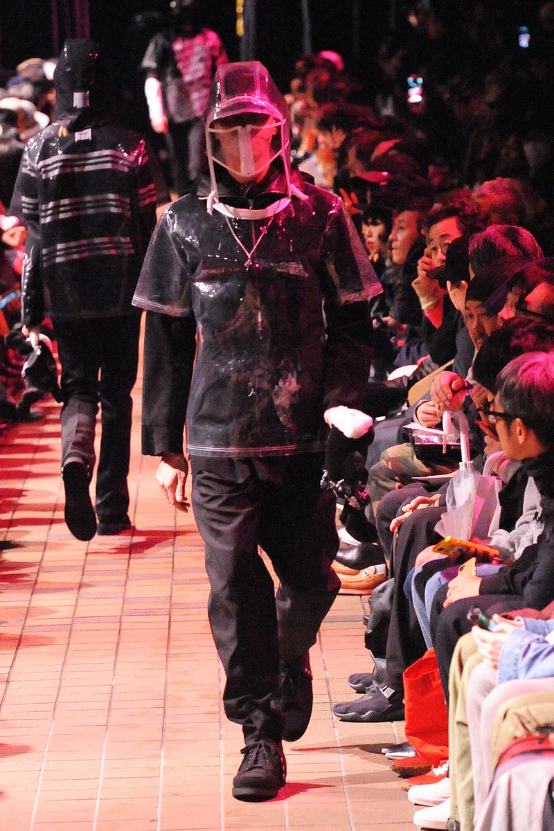 運命の女性から見える真の男性像にフィーチャーした TAKAHIROMIYASHITATheSolosist. 2018年春夏コレクション  デザイナー自身をテーマである“Femme Fatale Fellow”に重ね挑んだモノトーンからなる男性像